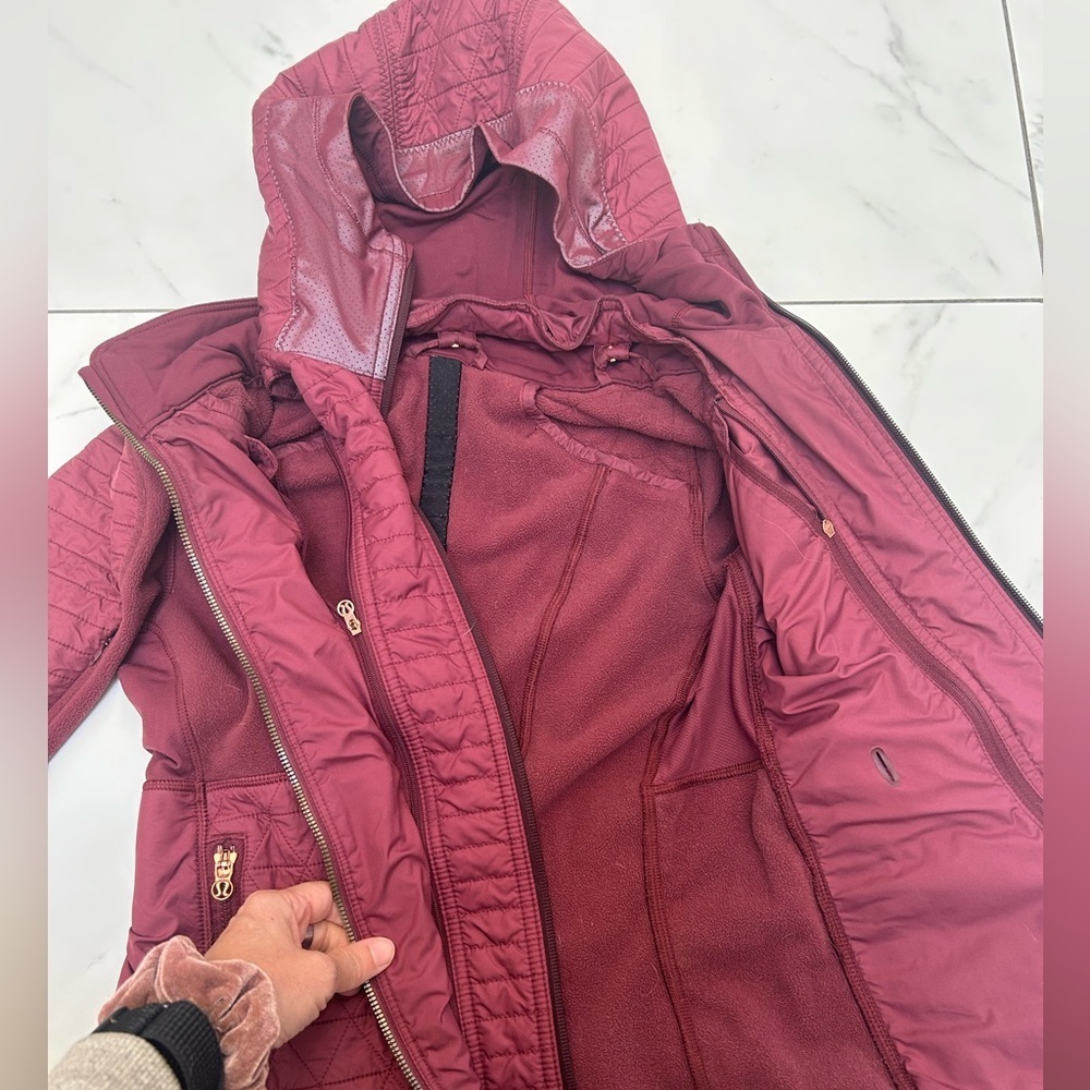 lululemon athletica Fleecy Keen Jacket with removable hood in wine berry - Picture 9 of 11